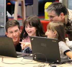 SAP učí mladé programovat, neziskovým organizacím nabízí grant na digitální vzdělávání